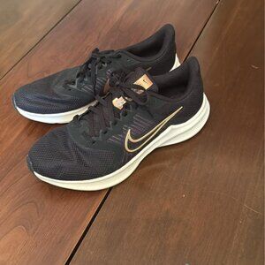 nike tennis shoes size 11